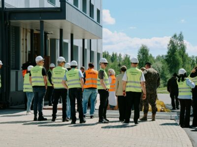 Militārajā bāzē “Mežaine” pārrunā sadarbību un gatavību uzņemt pirmos VAD karavīrus