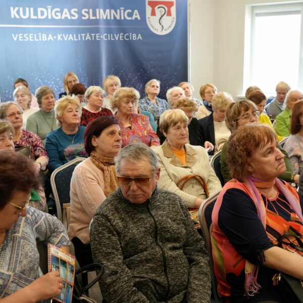 Kuldīgas seniori un nozares speciālisti diskutē par mentālo veselību un novada aktualitātēm