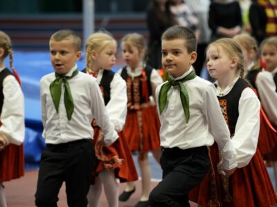 Nosvinēti mazie dziesmu un deju svētki