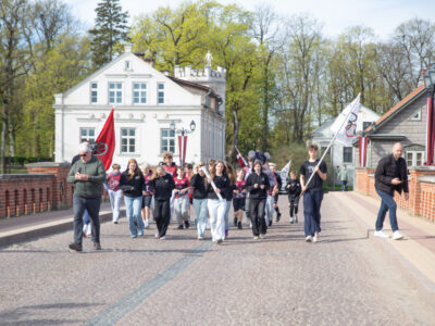 Kuldīgā sagaidīta Latvijas Jaunatnes olimpiādes lāpa